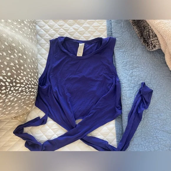 Swim suits and tank top - Picture 2 of 5